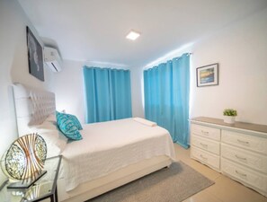 3 bedrooms, iron/ironing board, Internet, bed sheets