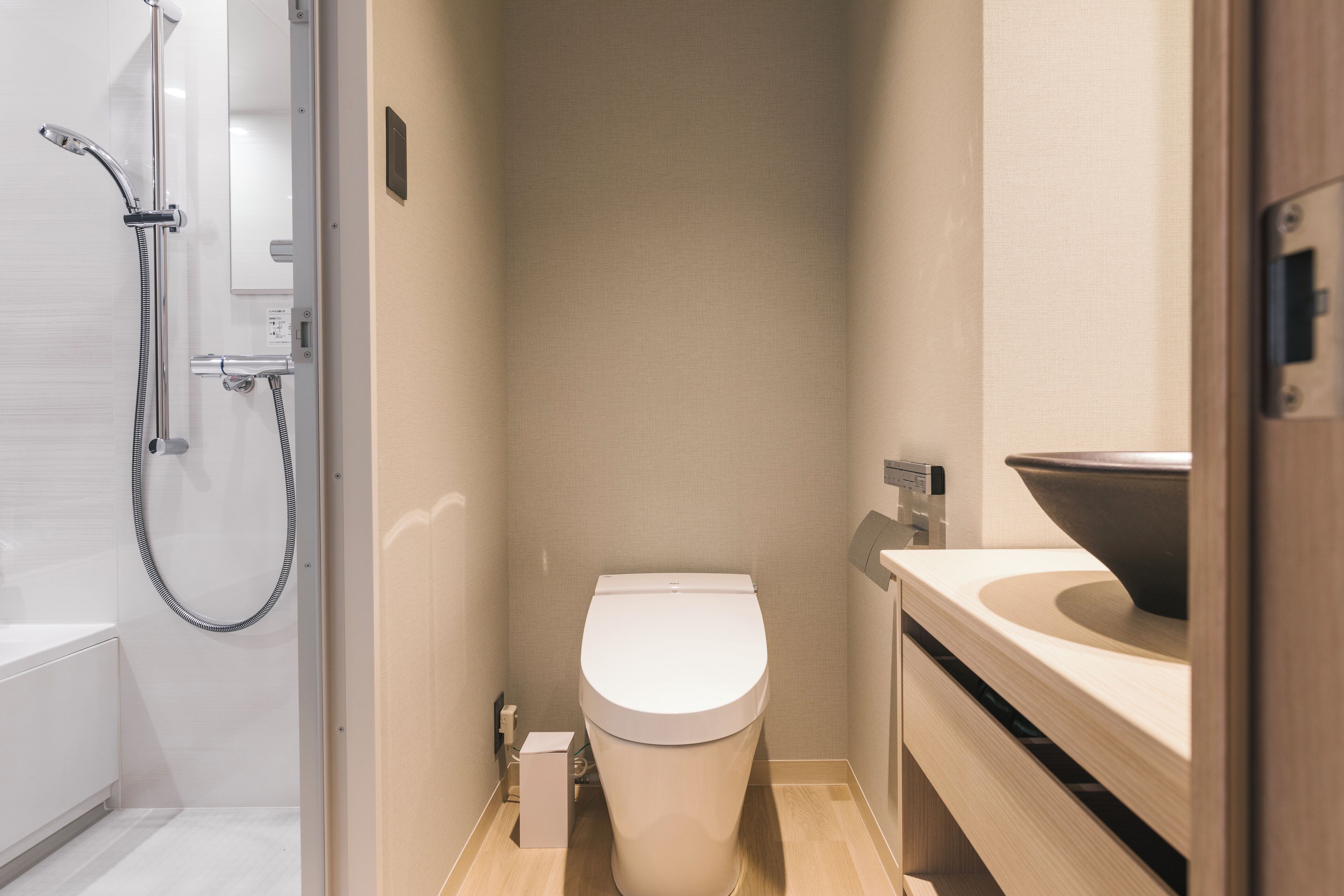 superior single | 1 bedroom, premium bedding, in-room safe, desk