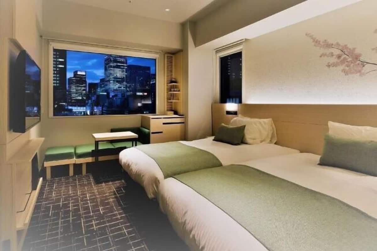 Premium bedding, in-room safe, desk, blackout curtains