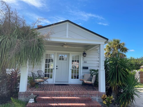 Close to the Beach and Downtown!  Nestled near the Bridge of Lions.