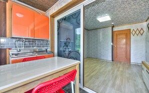 Family Room (207~208) | Free WiFi