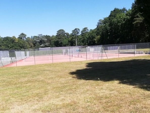 Sport court - RENTAL DUPLEX 50 m2 (Savigny-sur-Clairis)