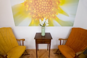 Habitación económica doble | Caja fuerte, decoración individual, escritorio