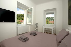 Double Room, River View | In-room safe, individually decorated, desk, laptop workspace - Galeria River (Ljubljana)