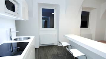 Studio | Living area | 42-inch LCD TV with cable channels, TV