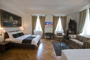 Deluxe appartement, 1 slaapkamer, uitzicht op rivier | Luxe beddengoed, bedden met traagschuimmatrassen, een kluis op de kamer