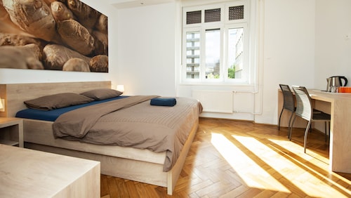 Viva Rooms