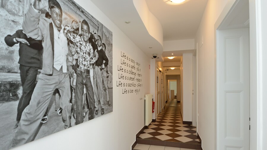 Viva Rooms