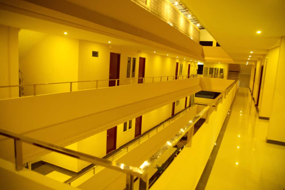 Hotel Wayanad Square