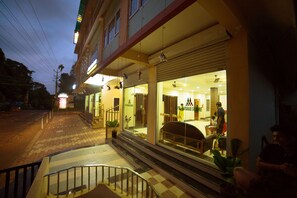 Front of property - Hotel Wayanad Square (Mananthavady)