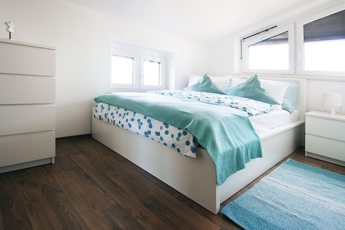 Soundproofing, iron/ironing board (on request), free WiFi, bed sheets