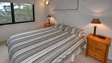 House, 3 Bedrooms | 3 bedrooms, iron/ironing board, bed sheets