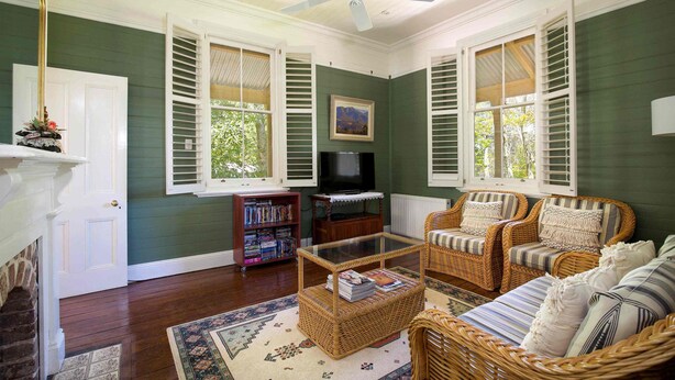 House, 4 Bedrooms | Living area | Flat-screen TV, DVD player - Heathmont (Blackheath)