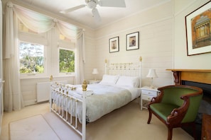 House, 4 Bedrooms | 4 bedrooms, iron/ironing board, free WiFi, bed sheets - Heathmont (Blackheath)