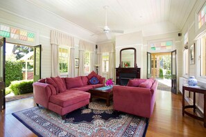 House, 4 Bedrooms | Living room | Flat-screen TV, DVD player - Heathmont (Blackheath)
