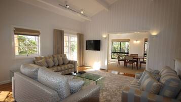 House, 3 Bedrooms | Living area | Flat-screen TV, DVD player