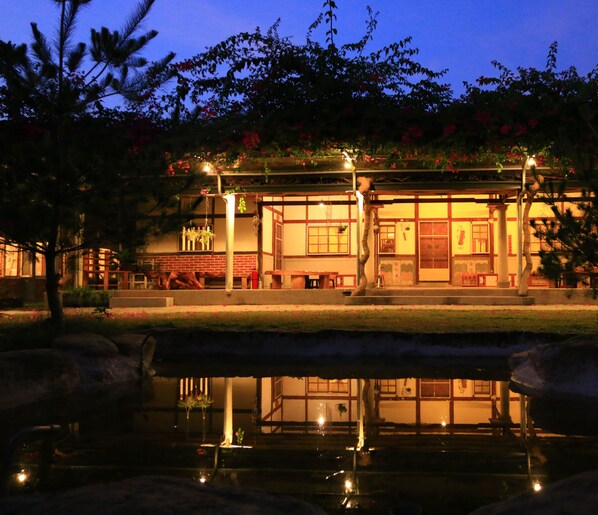 Fachada de la propiedad