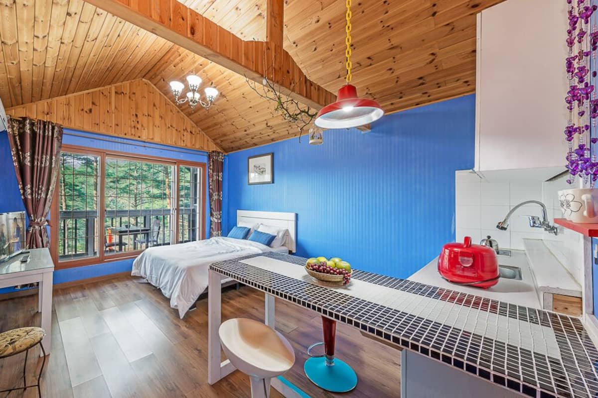 Camera (S09) | Biancheria da letto di alta qualità, Wi-Fi gratuito