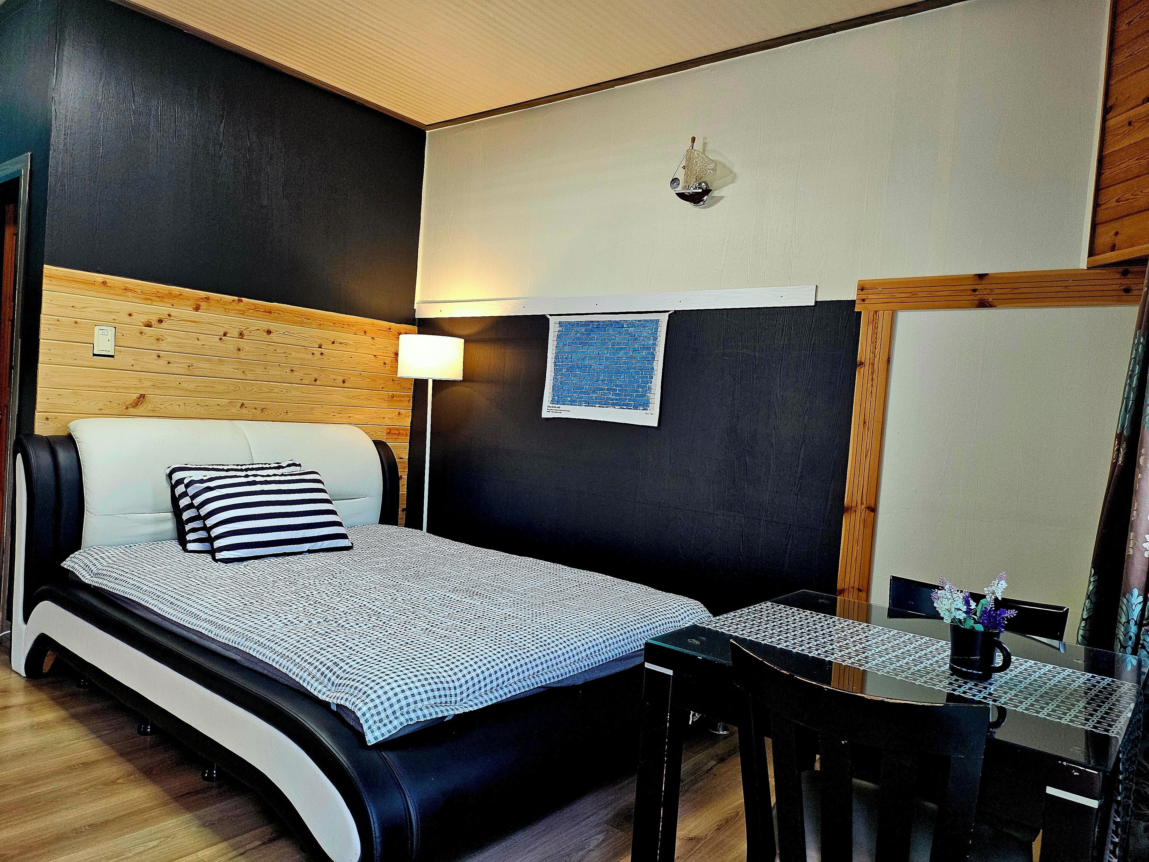 Literie de qualité supérieure, Wi-Fi gratuit, draps fournis