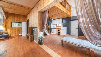 Dúplex familiar, 4 habitaciones (S08) | Zona de estar | Una televisión de pantalla plana, suelo radiante