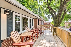 Outdoor dining - Dtwn Boone Home Walk to Appalachian State Campus! (Boone)