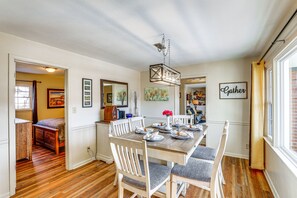 Dining - Dtwn Boone Home Walk to Appalachian State Campus! (Boone)