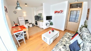 Apartment | Living area | Flat-screen TV - Znjanski vidici Franka (Split)