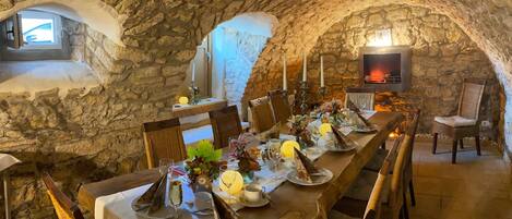 供應晚餐,國際料理,花園景觀