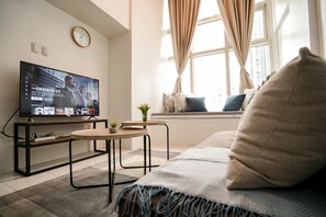 Exclusive Loft | Living area - Indigo Ortigas @ Eton Emerald (Pasig)