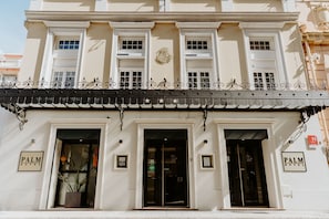 Façade de l’hébergement - soirée/nuit