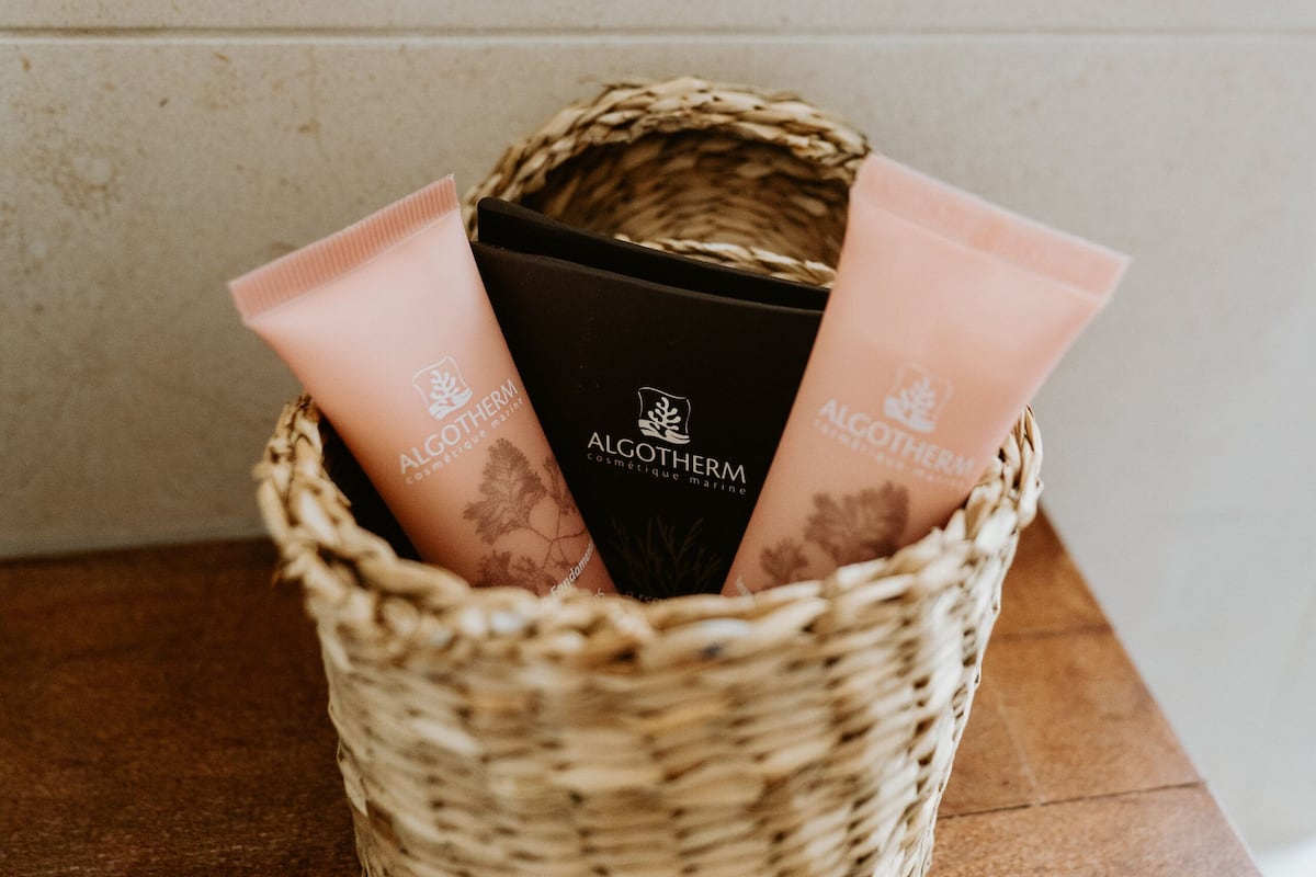 superior double room | bathroom | shower, rainfall showerhead, free toiletries, hair dryer