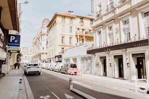 Front of property – evening/night - Palm Boutique Hôtel Nice (Nice)