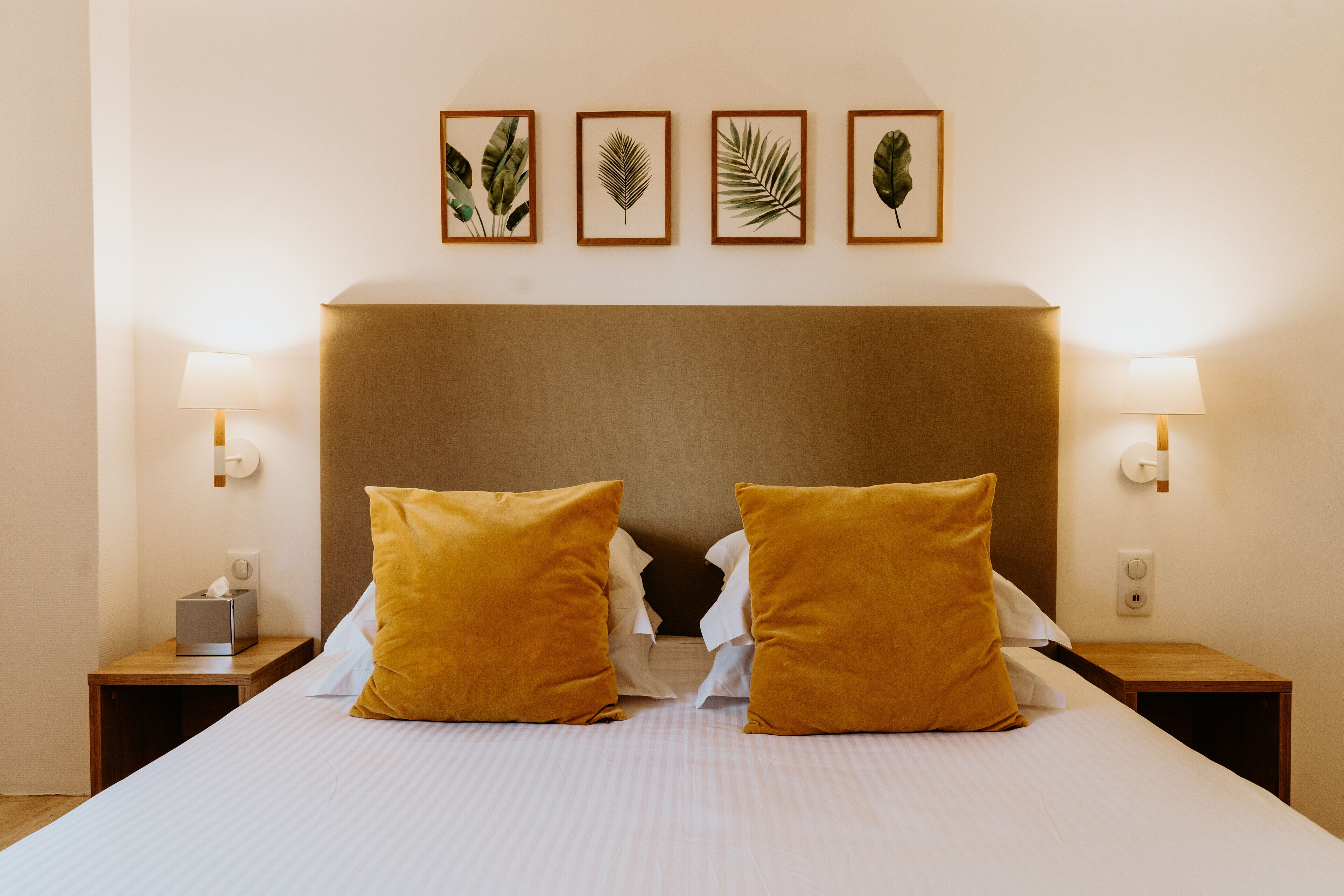 standard double room | 1 bedroom, minibar, in-room safe, individually decorated