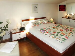 Apartment (1) | 1 bedroom, in-room safe, iron/ironing board, free WiFi - Villa Suai (Sveti Filip i Jakov)