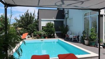 Seasonal outdoor pool