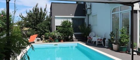 Piscine extérieure (ouverte en saison)