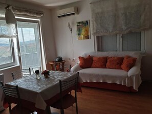 Apartment (2) | Living room | Flat-screen TV - Villa Suai (Sveti Filip i Jakov)