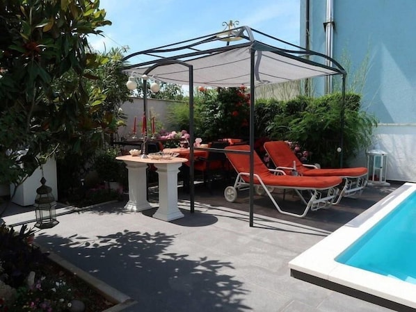 Sundeck