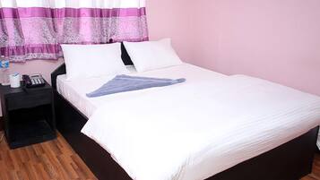 Quarto duplo | Escrivaninha, Wi-Fi de cortesia