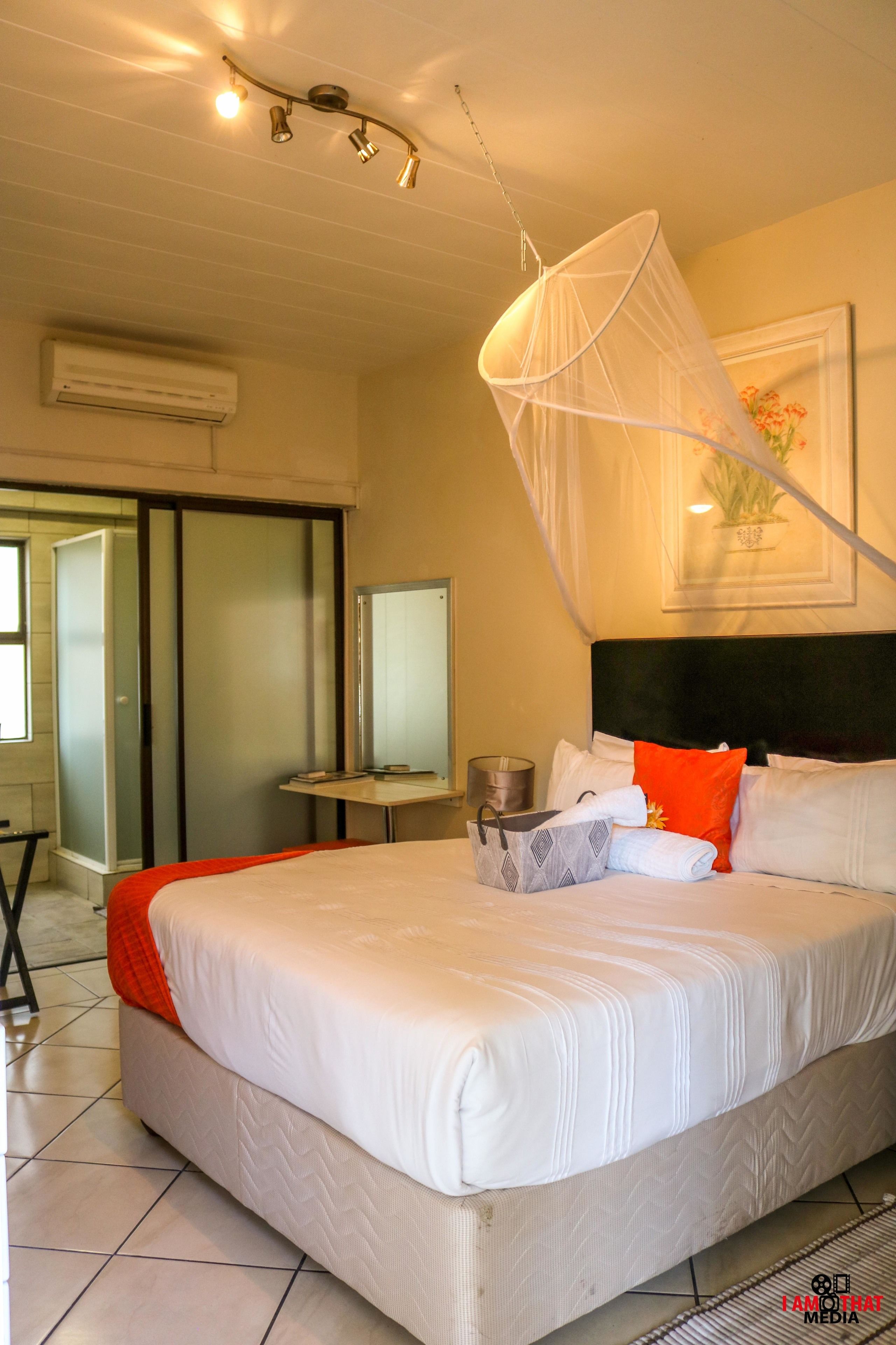 Comfort Apartment | 1 bedroom, in-room safe, blackout curtains, iron/ironing board