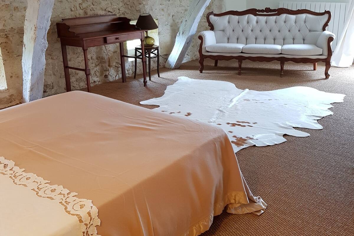Double Room, Pool View | Egyptian cotton sheets, premium bedding, desk, laptop workspace