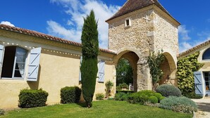 Exterior detail - Propriété Le Monneton (Saint-Christie)