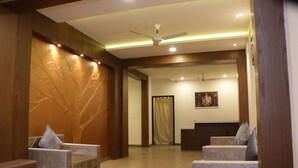 Living area - Hotel Madhuban (Ujjain)