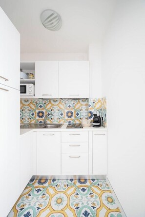 Superior Apartment, 1 Queen Bed with Sofa bed | Private kitchen | Fridge, oven, stovetop, coffee/tea maker