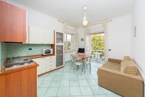 Apartment, 1 Double Bed with Sofa bed | Private kitchen | Fridge, oven, stovetop, coffee/tea maker - La Residenza Aparthotel (Maiori)