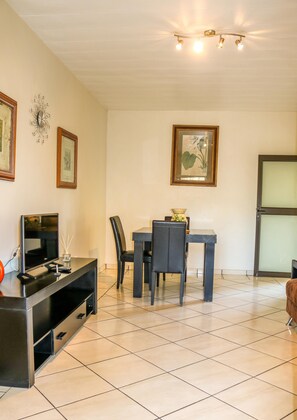 Exclusive Apartment | Living area