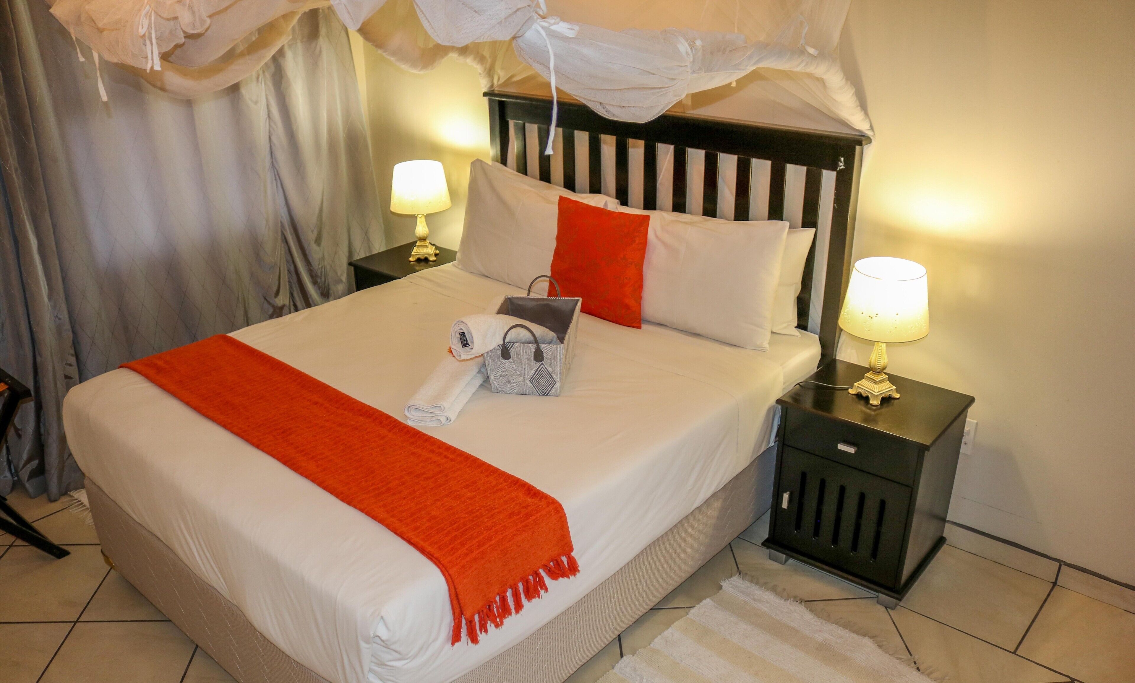 Apartemen Eksklusif | 1 kamar tidur, brankas, meja kerja, dan ruang kerja ramah laptop