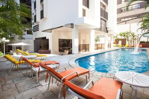 Outdoor pool - Lr1002 Top Notch Stay by Av. Paulista! (São Paulo)