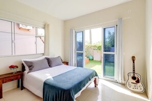 2 bedrooms, iron/ironing board, WiFi, bed sheets - Origin Casa -2 Bedroom Beach House for up to 7 (Palhoça)