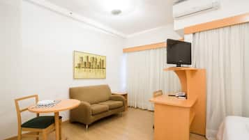 Apartamento (0 Bedroom) | Ferros/tábuas de passar roupa, berço de viagem, roupa de cama